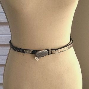 Ladies Animal peint belt size M